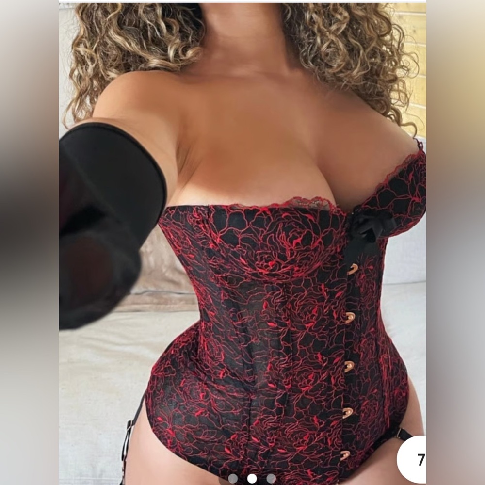 Savage X Fenty EMBROIDERED LACE CORSET w/ removable shoulder straps- NWT